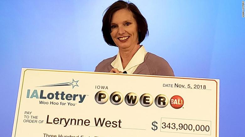 An Iowa woman wins the grand prize in the Powerball drawing / myLot