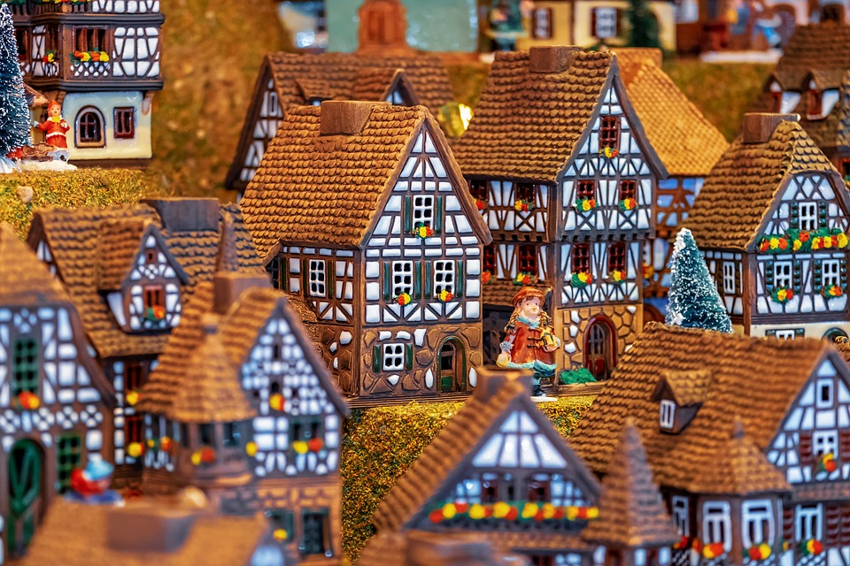 https://pixabay.com/en/christmas-motif-building-3834860/ https://pixabay.com/en/christmas-motif-building-3834860/