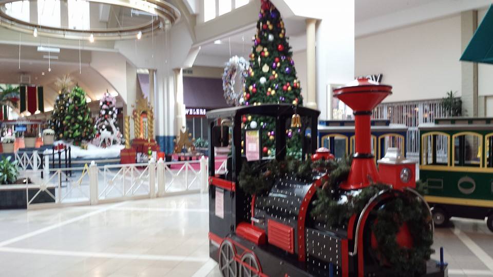 Christmas display in California Mall; photo taken by author