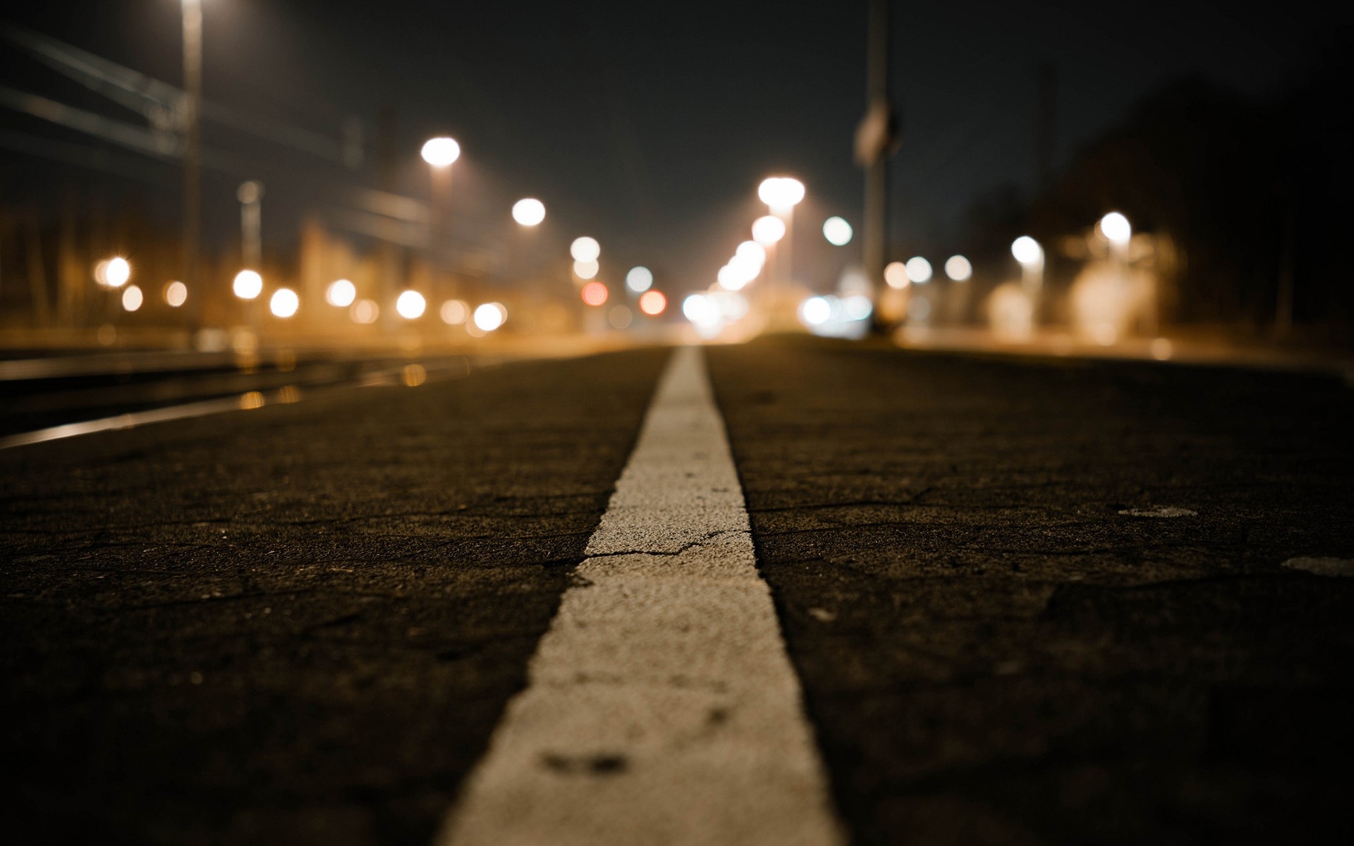 https://cdn.pixabay.com/photo/2015/08/16/00/36/lights-890404_960_720.jpg https://cdn.pixabay.com/photo/2015/08/16/00/36/lights-890404_960_720.jpg