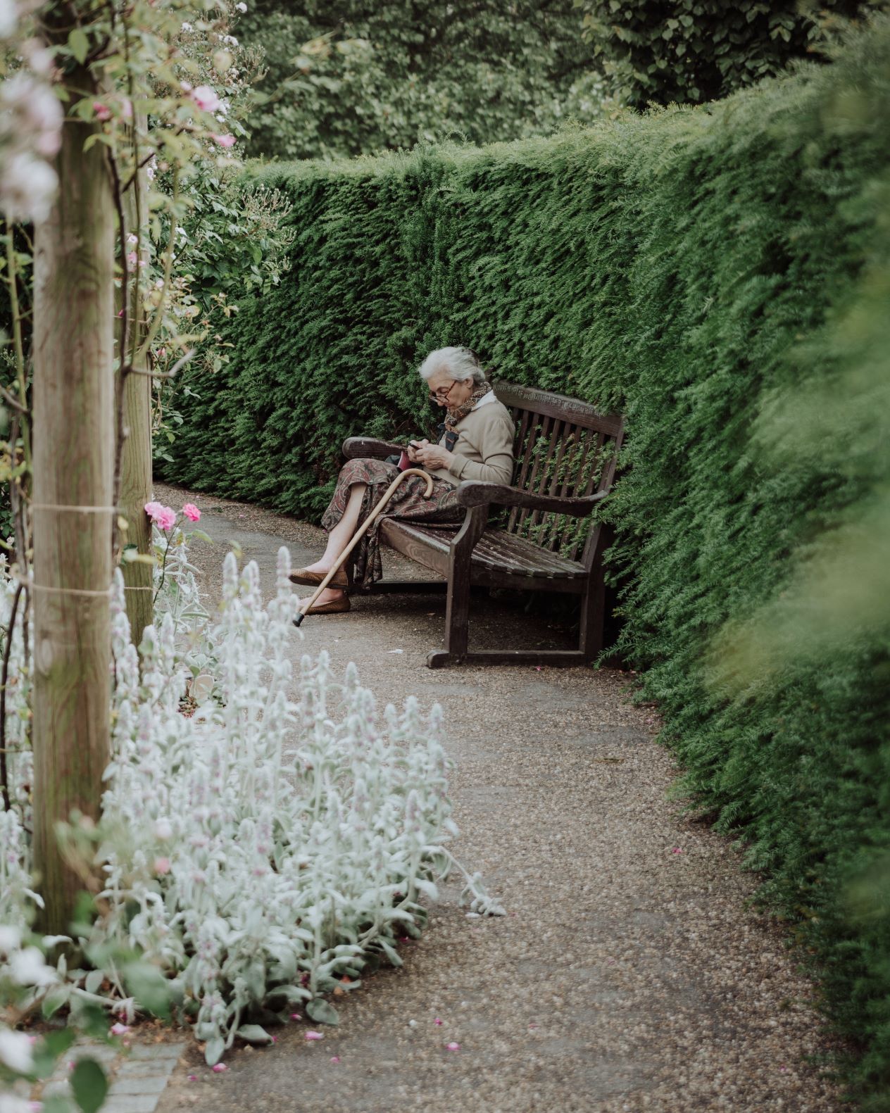 Freda had to sit down with herself on her own bench to be herself in her self Freda had to sit down with herself on her own bench to be herself in her self