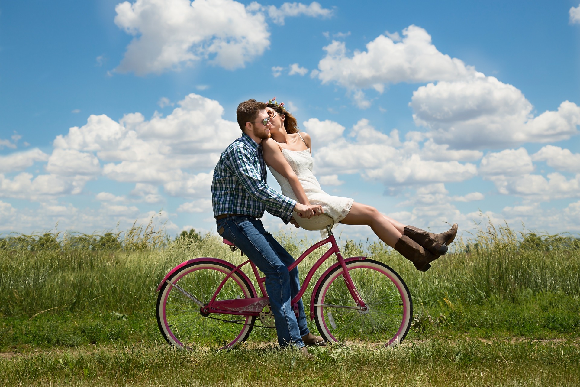 https://cdn.pixabay.com/photo/2016/10/06/05/19/engagement-1718244_960_720.jpg https://cdn.pixabay.com/photo/2016/10/06/05/19/engagement-1718244_960_720.jpg