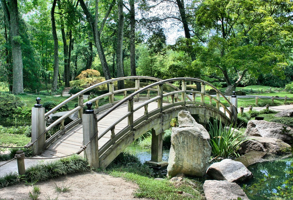 https://pixabay.com/en/bridge-japanese-garden-arch-park-53769/