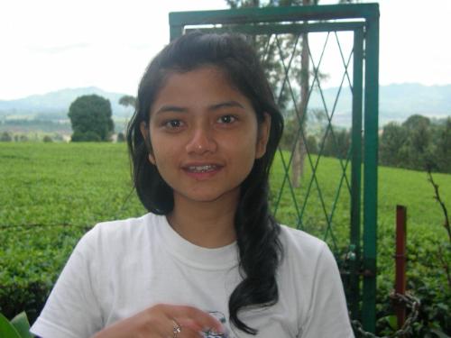 girl at tea farm - yuni at tea farm