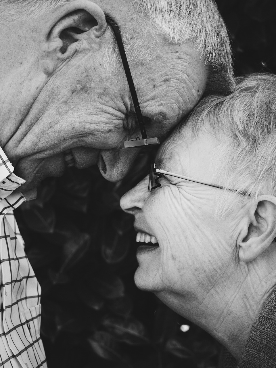 https://pixabay.com/en/people-old-man-woman-couple-love-2583943/
