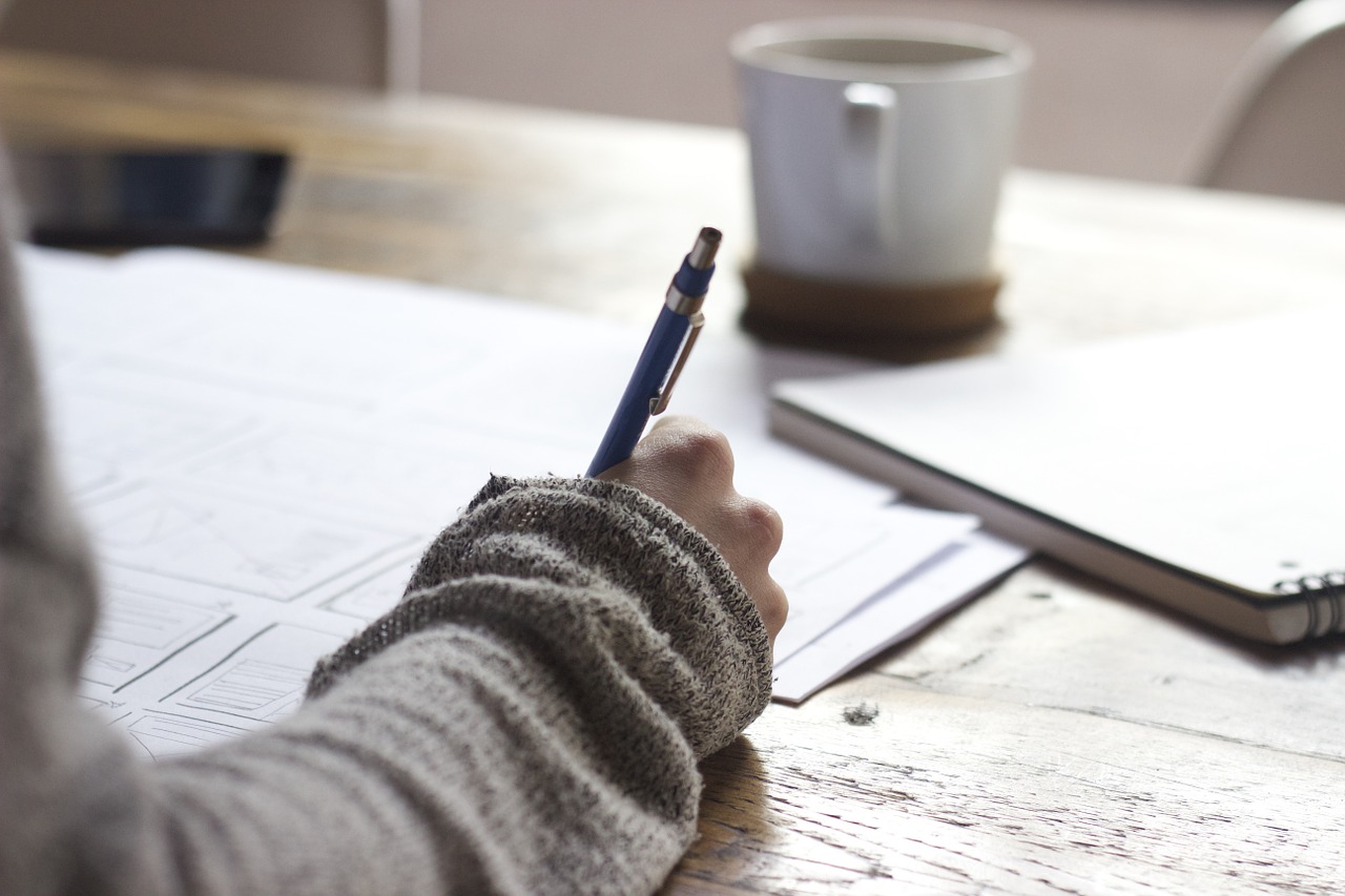 https://pixabay.com/photos/writing-write-person-paperwork-828911/ https://pixabay.com/photos/writing-write-person-paperwork-828911/