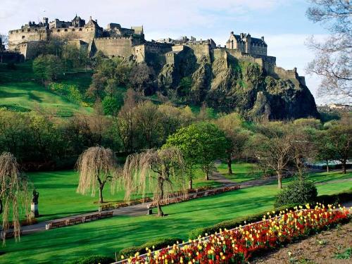 Edinburgh Castle - Edinburgh Castle - Edinburgh Scotland