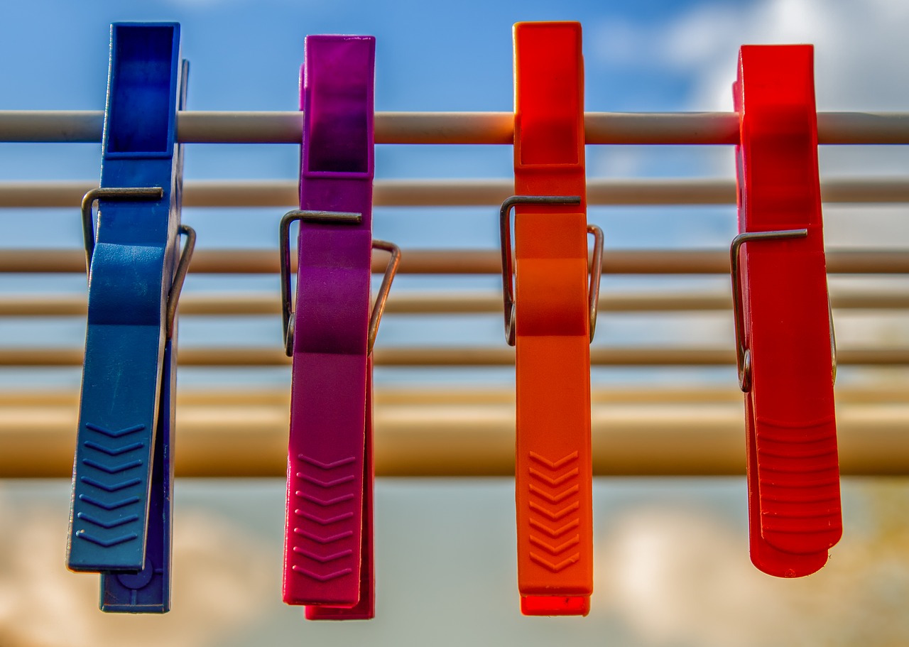 https://pixabay.com/photos/clothespins-plastic-colorful-color-4140781/ https://pixabay.com/photos/clothespins-plastic-colorful-color-4140781/