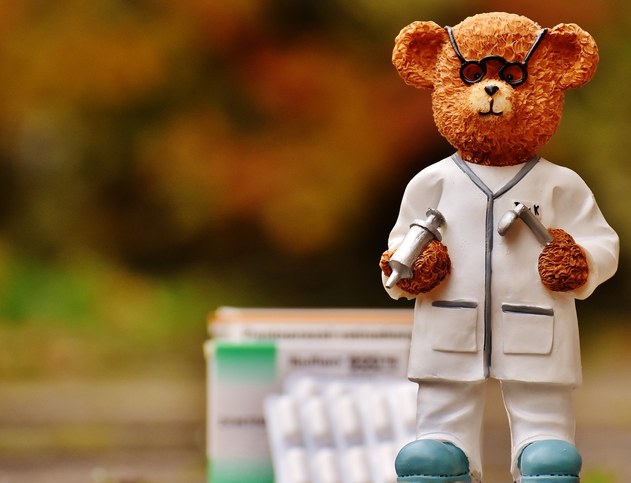 https://pixabay.com/photos/bear-profession-doctor-figure-cute-1821463/