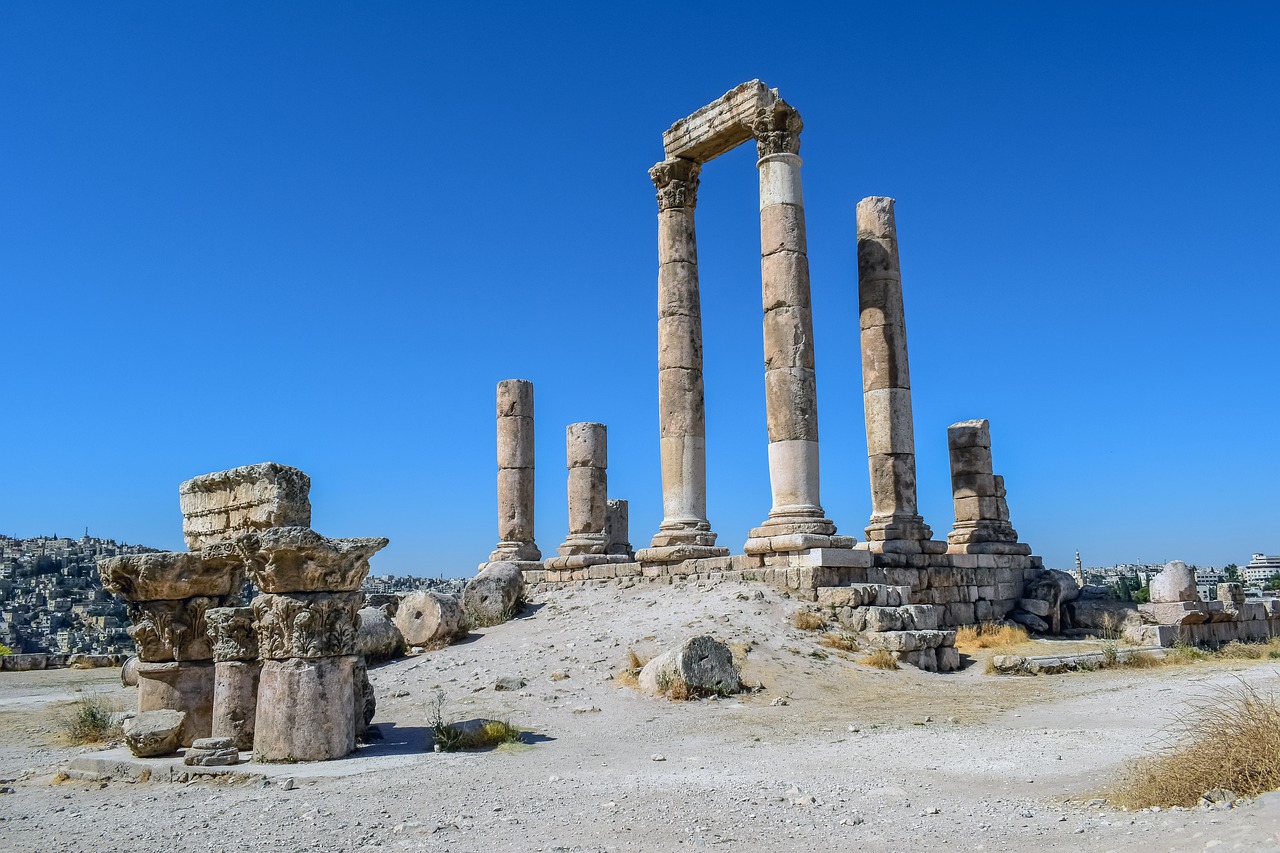 https://pixabay.com/photos/temple-of-hercules-historic-site-4329360/