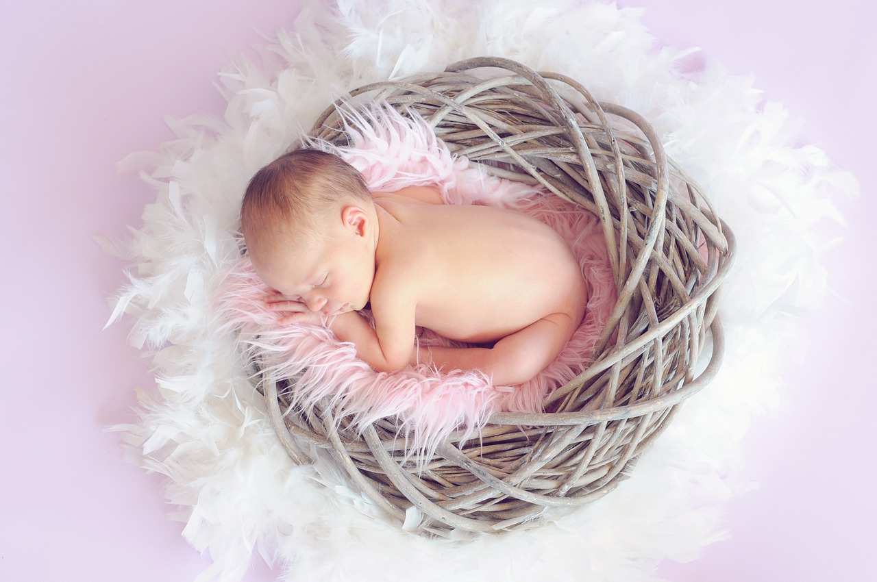 https://pixabay.com/photos/baby-sleeping-baby-baby-girl-784608/ https://pixabay.com/photos/baby-sleeping-baby-baby-girl-784608/