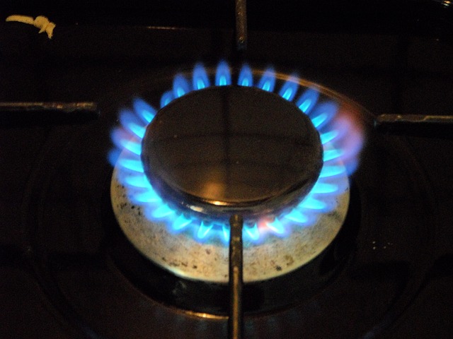 https://pixabay.com/photos/gas-stove-burn-gas-cook-hotplate-138885/ https://pixabay.com/photos/gas-stove-burn-gas-cook-hotplate-138885/
