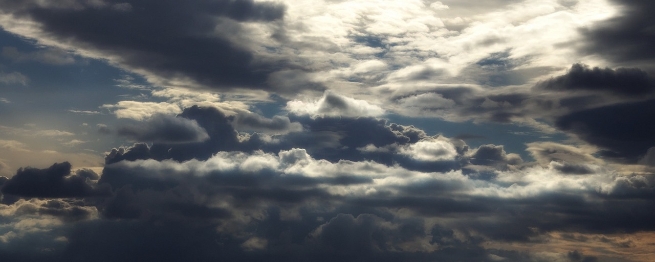 https://pixabay.com/photos/sky-clouds-cloudy-skies-blue-1107579/