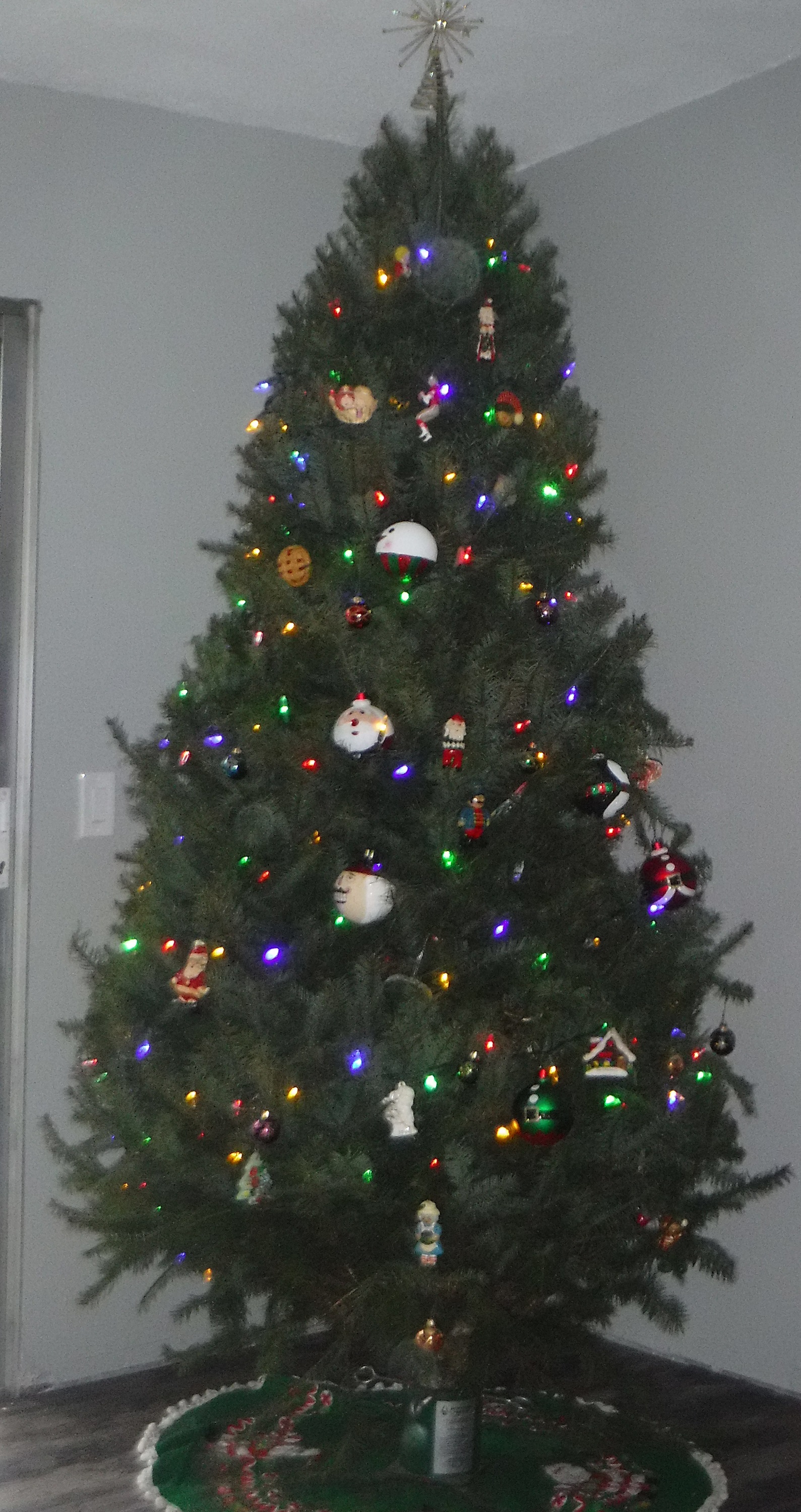 Photo I took of my brother's Christmas tree Photo I took of my brother's Christmas tree