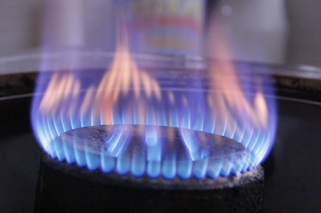 https://pixabay.com/photos/gas-fire-hot-cooking-hotplate-82982/ https://pixabay.com/photos/gas-fire-hot-cooking-hotplate-82982/