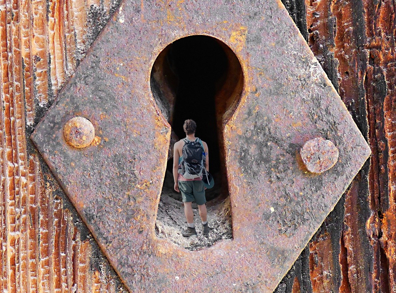 Is there a key that lets us see through every illusion, or not?