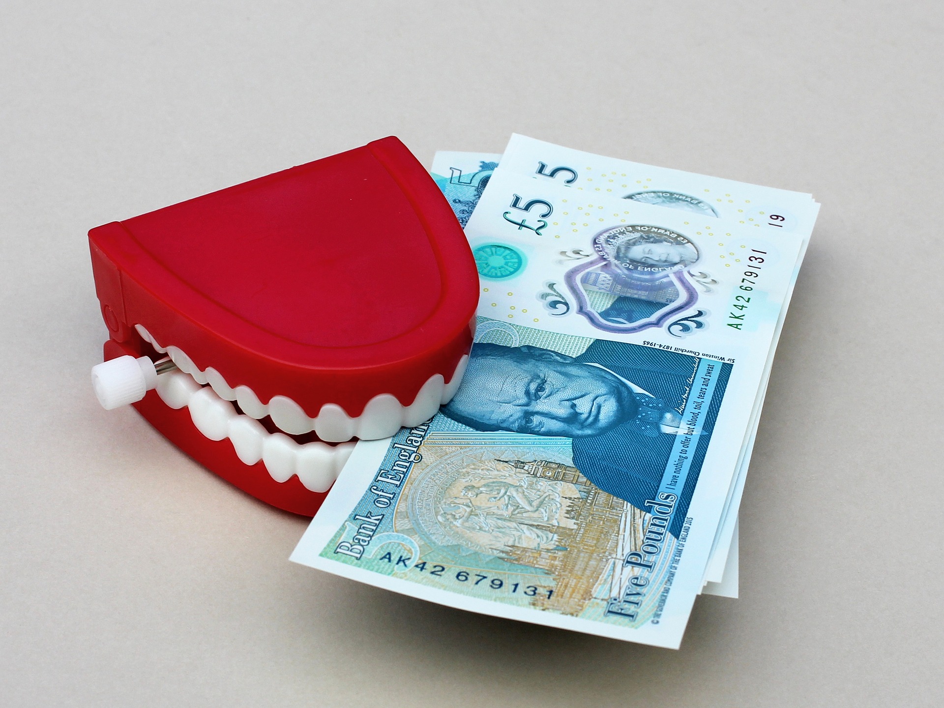 This lady had her teeth into the money of this banks This lady had her teeth into the money of this banks