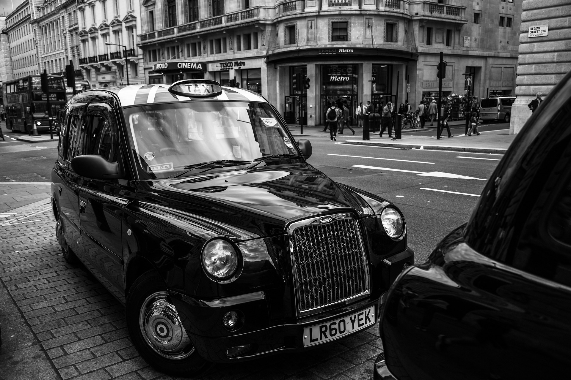 Les drove his cab around mostly in the fifties and the sixties of the last century Les drove his cab around mostly in the fifties and the sixties of the last century