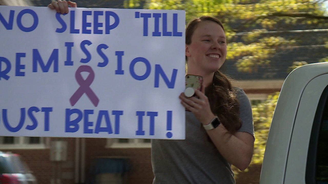 A sign that made a principal who is battling cancer feel better A sign that made a principal who is battling cancer feel better