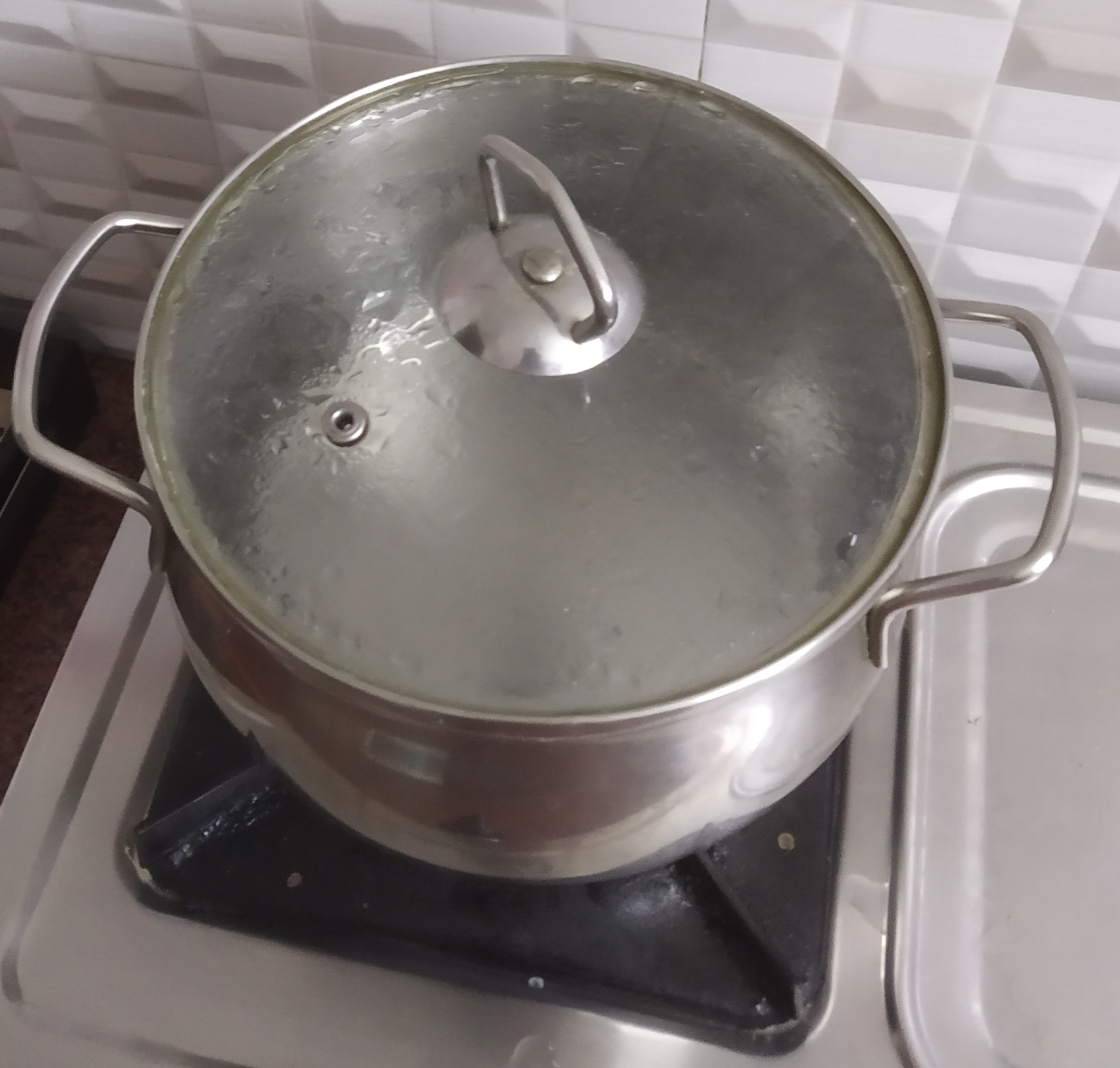 Boiling water at midnight Boiling water at midnight