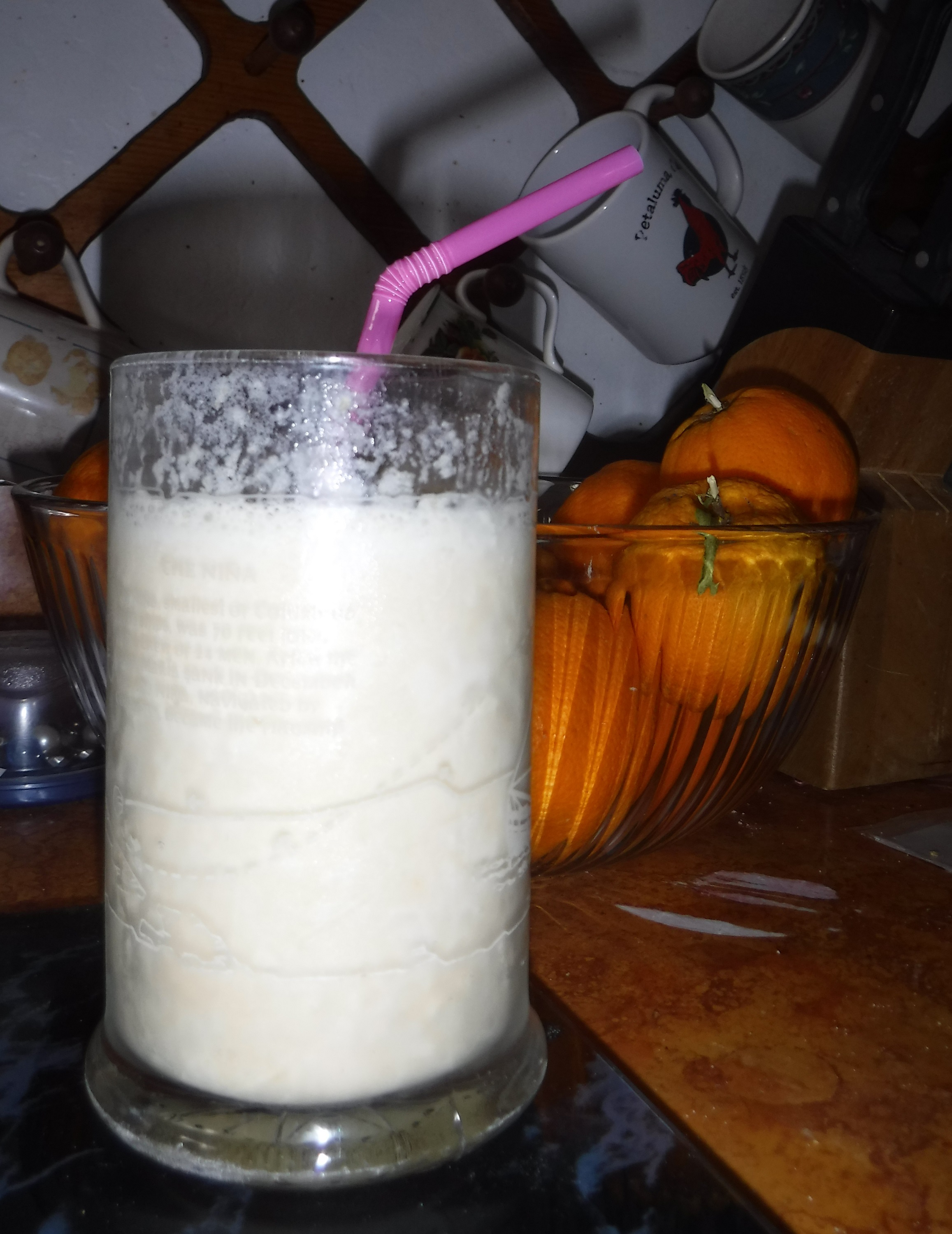 Photo I took of the oranges on the kitchen counter and the "Orange Julius" I made Photo I took of the oranges on the kitchen counter and the "Orange Julius" I made