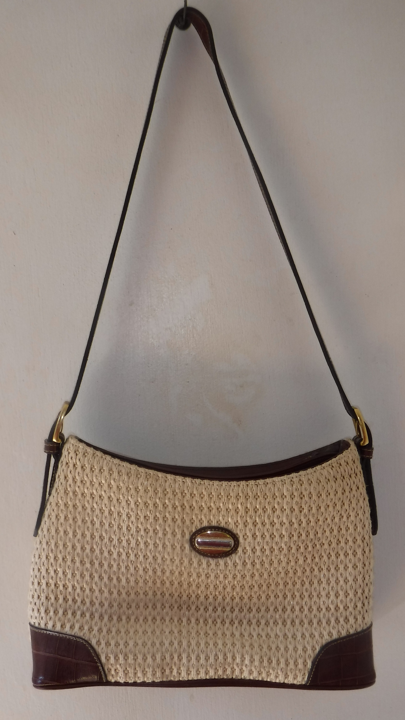 One of the photos that I took of the Worthington purse that was in my Mom's room One of the photos that I took of the Worthington purse that was in my Mom's room