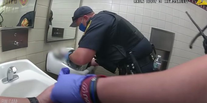New Jersey police officer Richards saving the life of an infant New Jersey police officer Richards saving the life of an infant