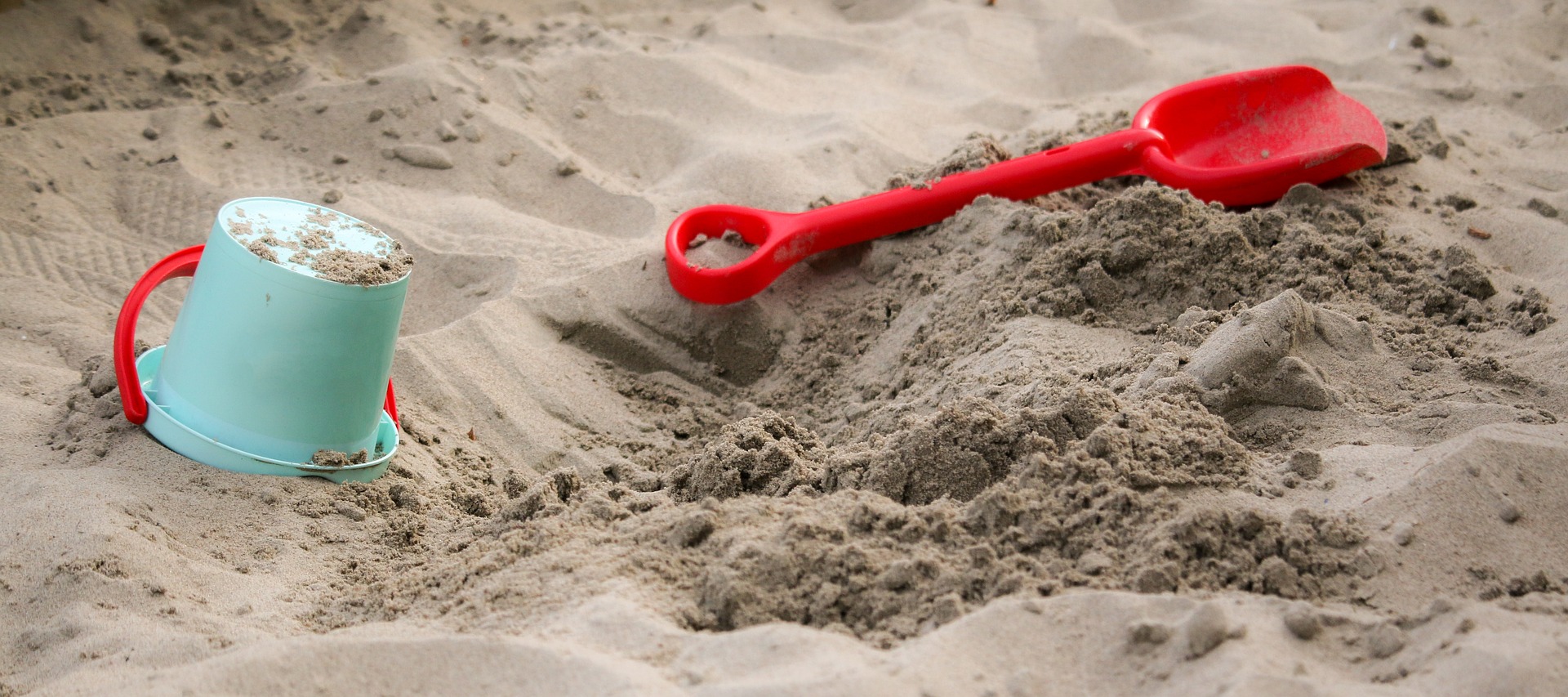 Do you let sandy thoughts fill your bucket with only sand? Do you let sandy thoughts fill your bucket with only sand?