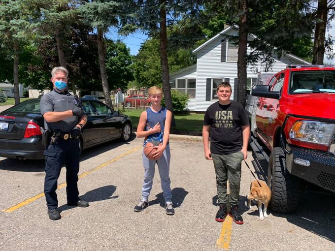 Two Wayfair Michigan teens being rewarded by the police for doing what is right Two Wayfair Michigan teens being rewarded by the police for doing what is right
