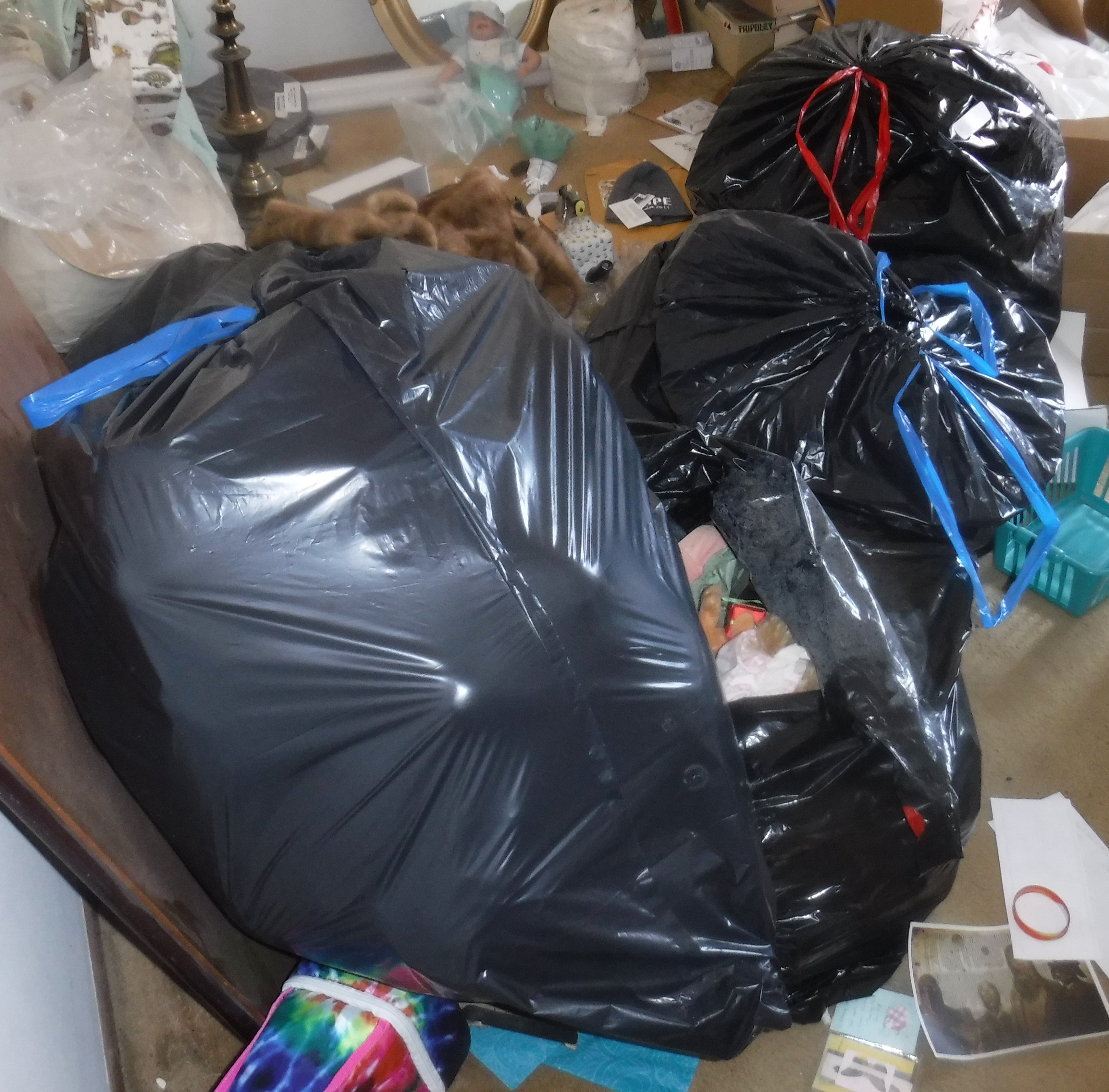 Photo I took of the bags I'm filling with bears in the guest room Photo I took of the bags I'm filling with bears in the guest room