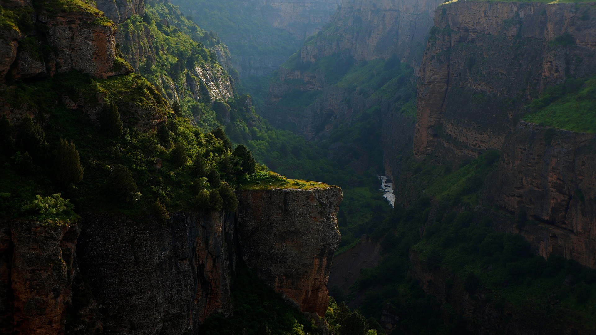 The deepest cliff can not be fallen off The deepest cliff can not be fallen off