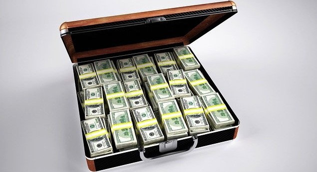 https://pixabay.com/photos/money-finance-wealth-currency-163502/