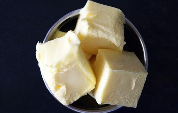 https://pixabay.com/photos/butter-ingredient-yellow-cooking-1449453/