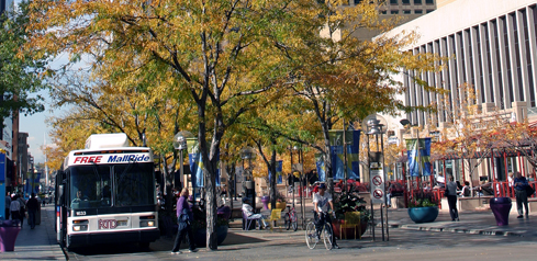 Bus - colarado - Busses in Colorado carry skiers to resorts, tour groups over mountain passes and commuters through cities. Hop on and get to where you need to go in no time flat.