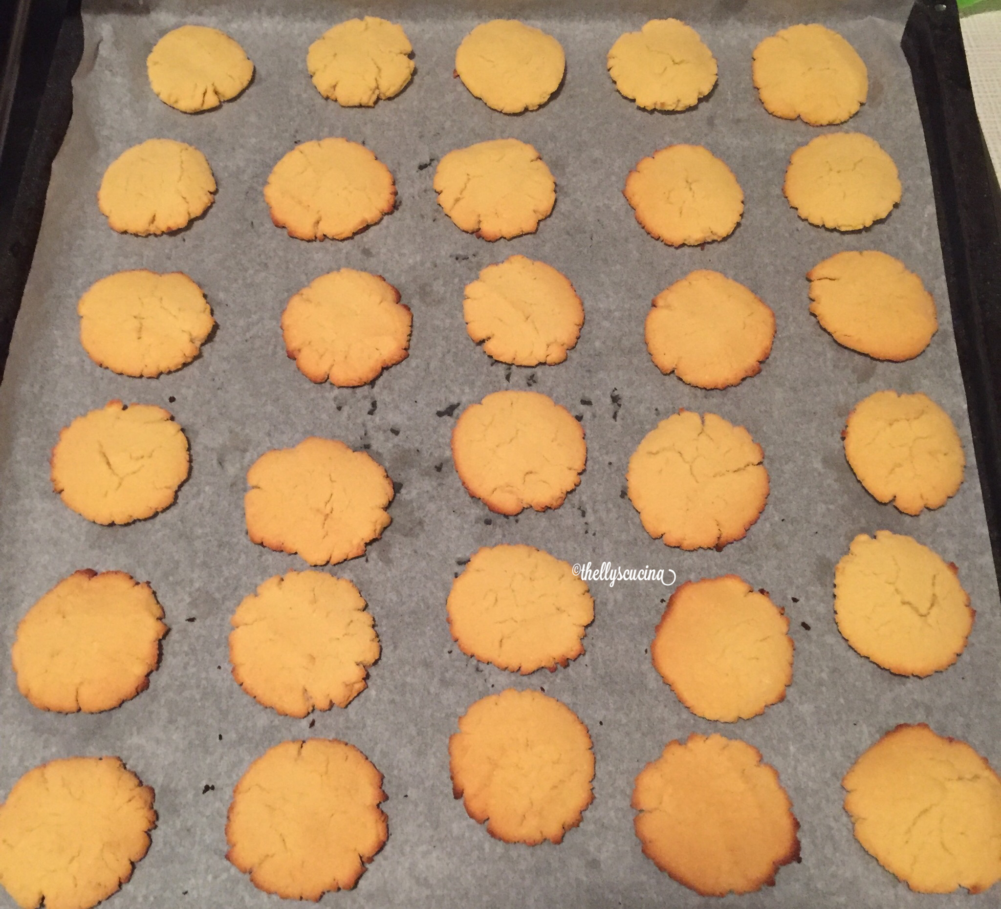 Coconut cookies Coconut cookies