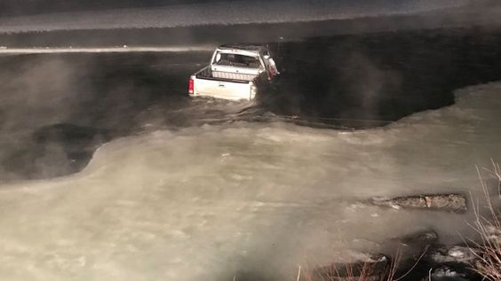 A truck accident in the Green River in Wyoming A truck accident in the Green River in Wyoming