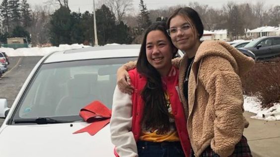 Hokule Taniguchi and her close friend Haley Bridges Hokule Taniguchi and her close friend Haley Bridges