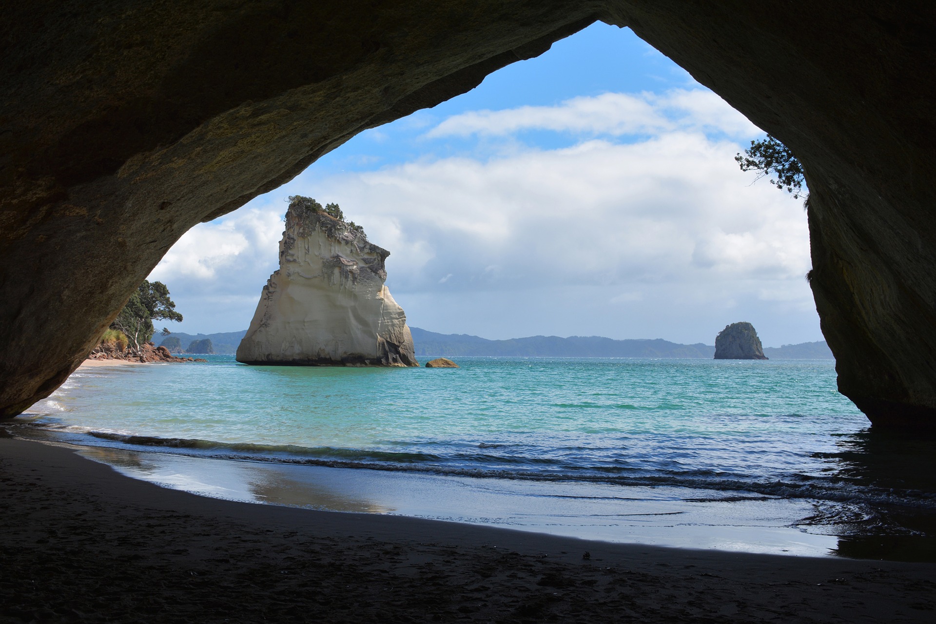 We should not just stay in our own cove of life, and look out from there to try to live a full life. We should not just stay in our own cove of life, and look out from there to try to live a full life.