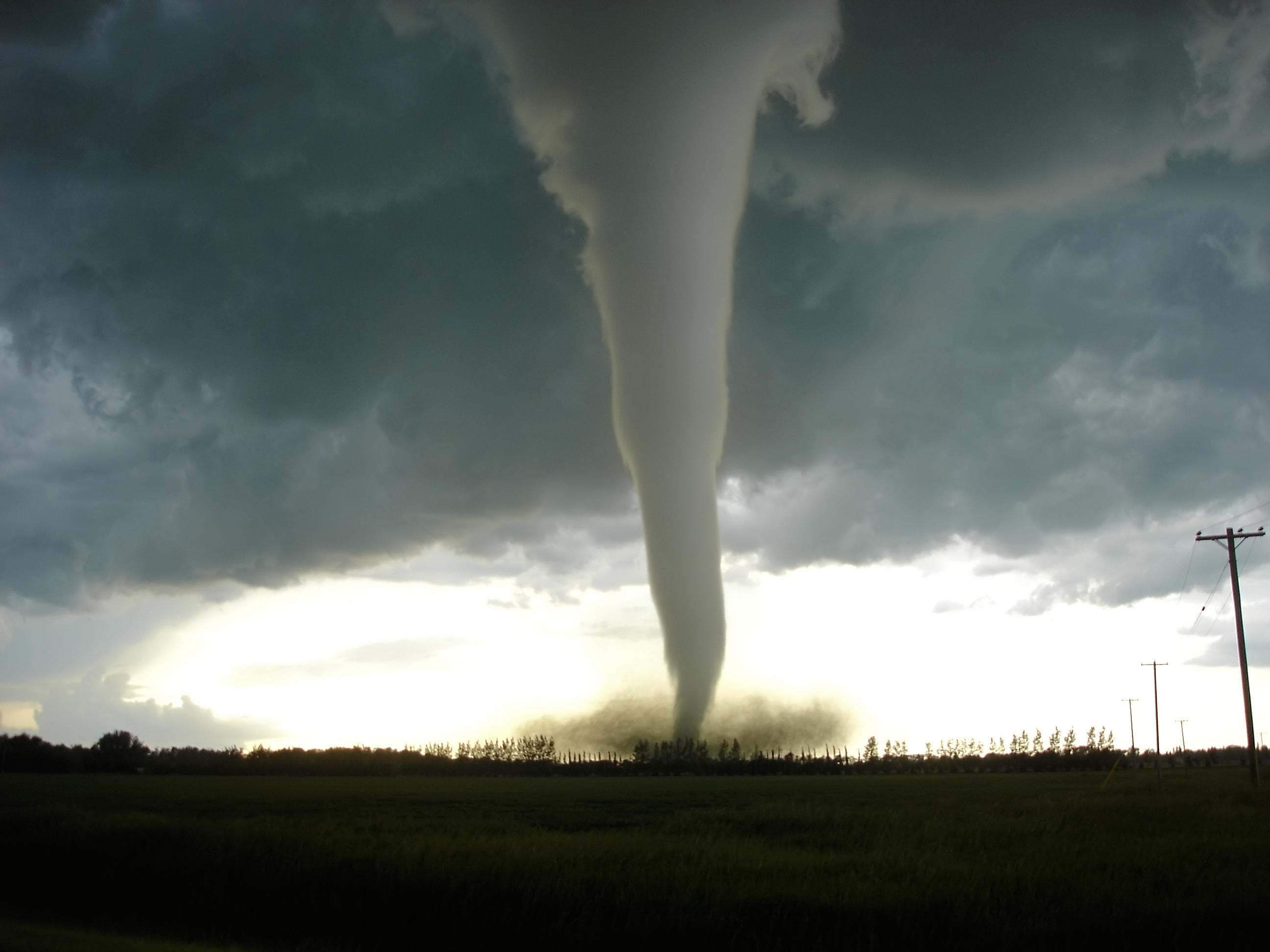 Tornado. Image courtesy of Wikimedia free files. Tornado. Image courtesy of Wikimedia free files.