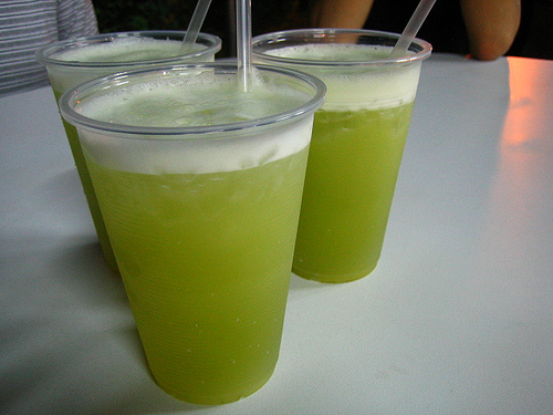 https://commons.wikimedia.org/wiki/File:Sugarcanejuice.jpg