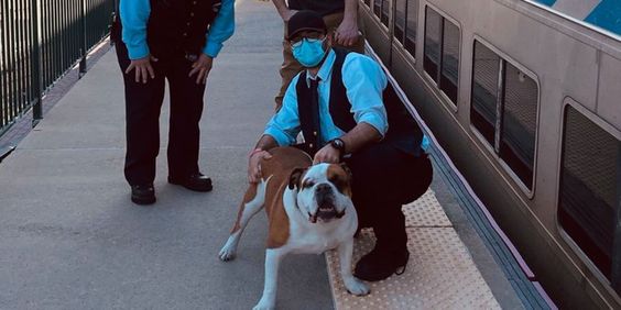 Sampson with 2 LIRR employees Sampson with 2 LIRR employees