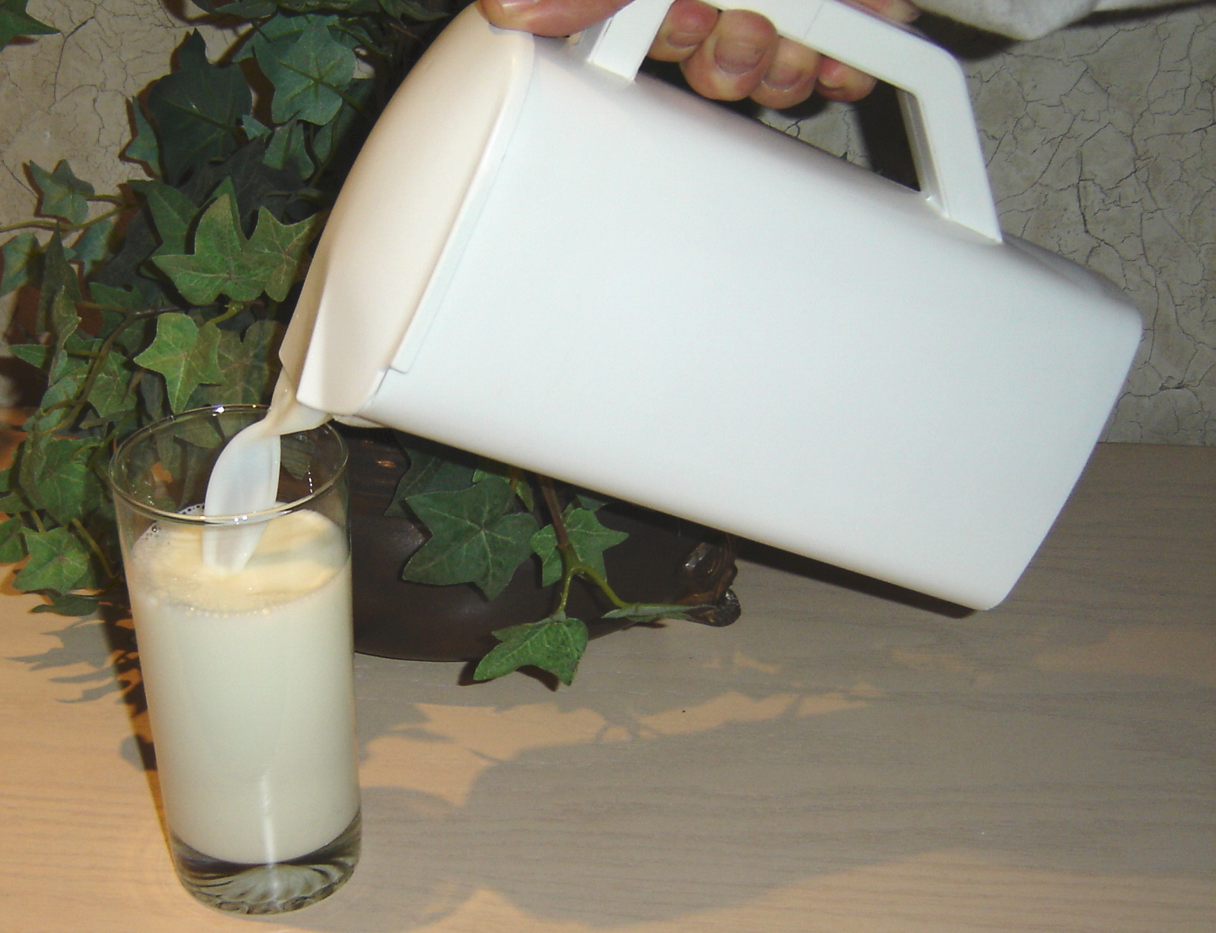 https://commons.wikimedia.org/wiki/File:Milk_Pitcher_With_Lid.jpg https://commons.wikimedia.org/wiki/File:Milk_Pitcher_With_Lid.jpg