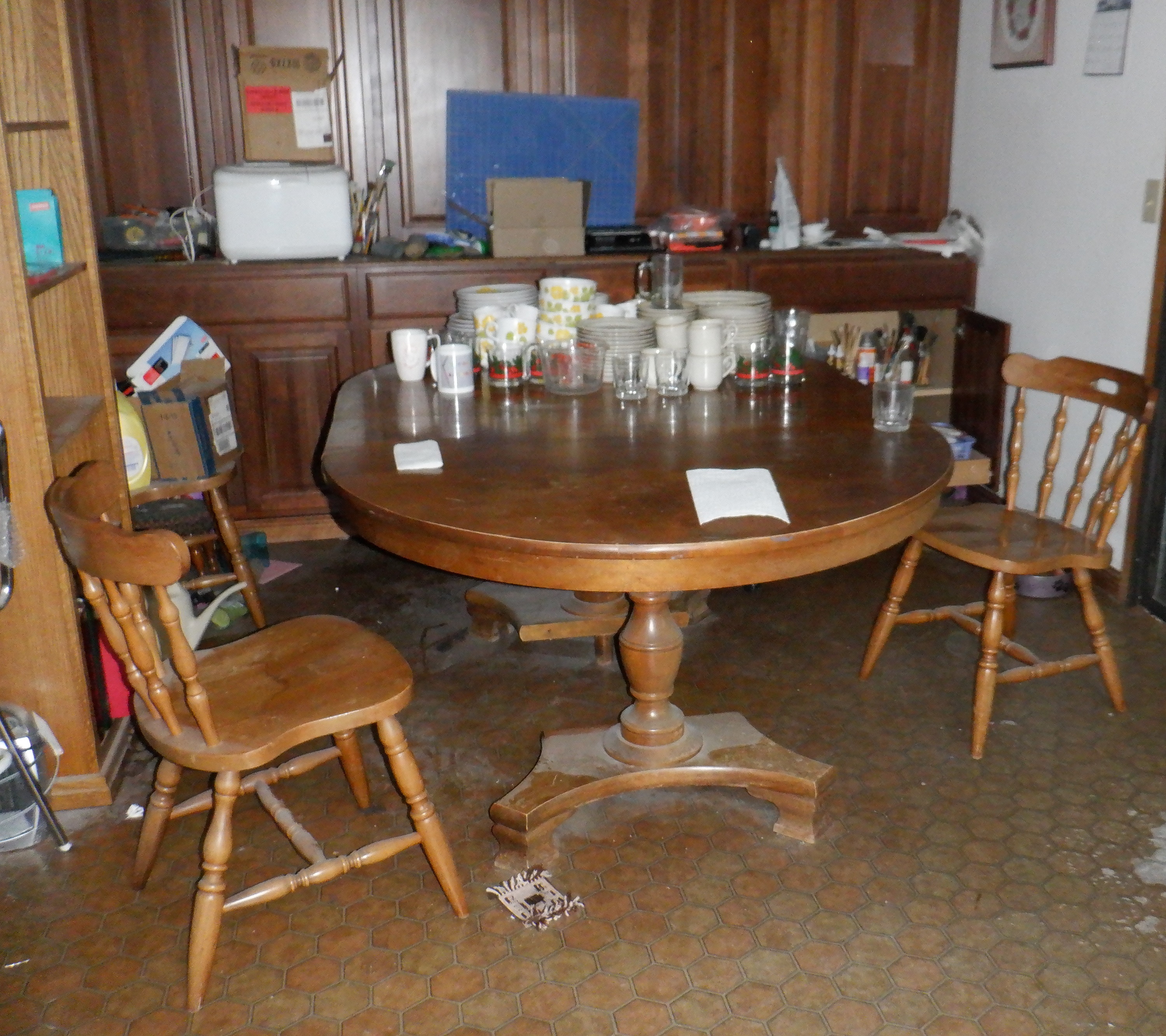 Photo I took of the two sets of dishes on the kitchen table. Photo I took of the two sets of dishes on the kitchen table.