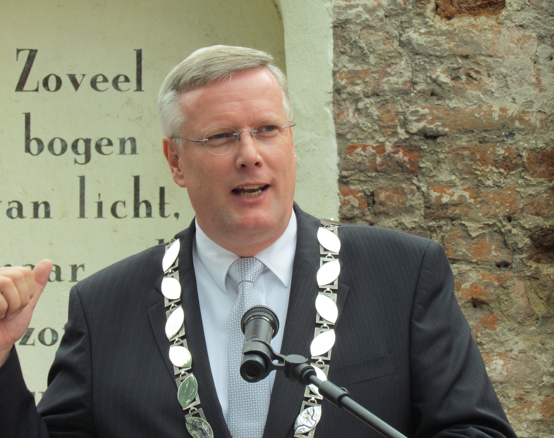 The Lord Mayor committed suicide The Lord Mayor committed suicide