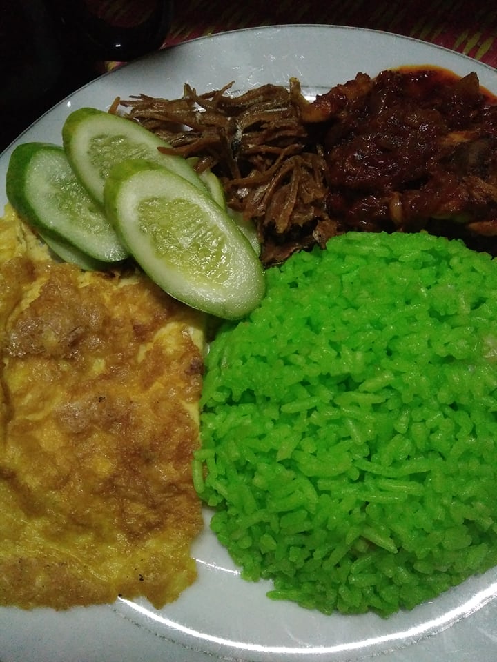 my nasi lemak. want to buy? RM10 per plate :p