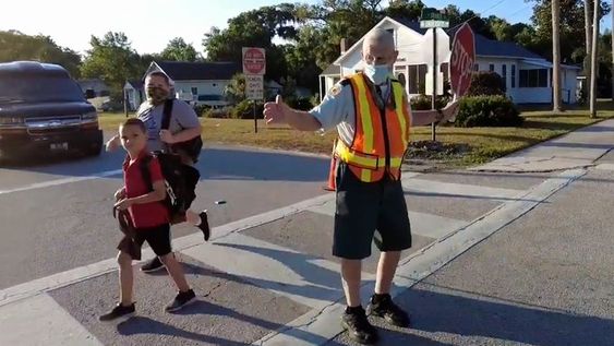 Crossing guard Robert Frew retires from his job after 15 years Crossing guard Robert Frew retires from his job after 15 years