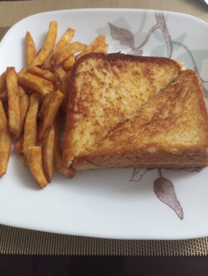 Grilled Cheese Sandwich and Fries / myLot