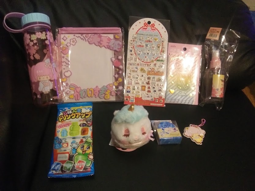 Photo Credit: I snapped the picture of my Kawaii Box contents and water bottle the other night. Photo Credit: I snapped the picture of my Kawaii Box contents and water bottle the other night.
