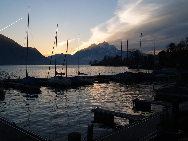 https://commons.wikimedia.org/wiki/File:Weggis_harbour.jpg https://commons.wikimedia.org/wiki/File:Weggis_harbour.jpg