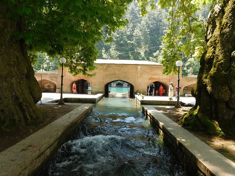 https://commons.wikimedia.org/wiki/File:VERINAG_SPRING_IN_ANANTNAG_DISTRICT,_JAMMU_AND_KASHMIR,_INDIA_02.jpg